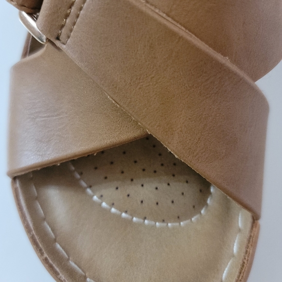 CLN Dominica Women's Slip- on Sandals Size 6 - Picture 3 of 11